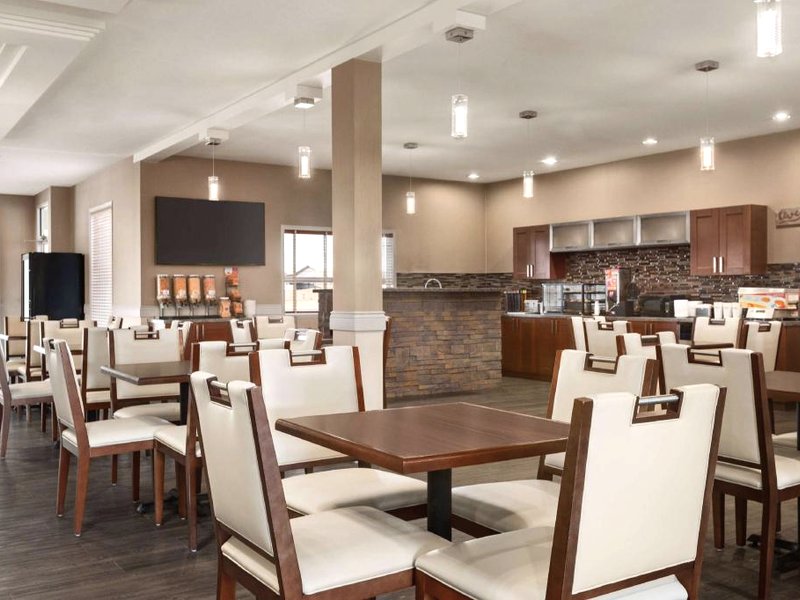 デイズ イン&スイーツ バイ ウィンダム ブルックス (Days Inn & Suites by Wyndham Brooks)の写真