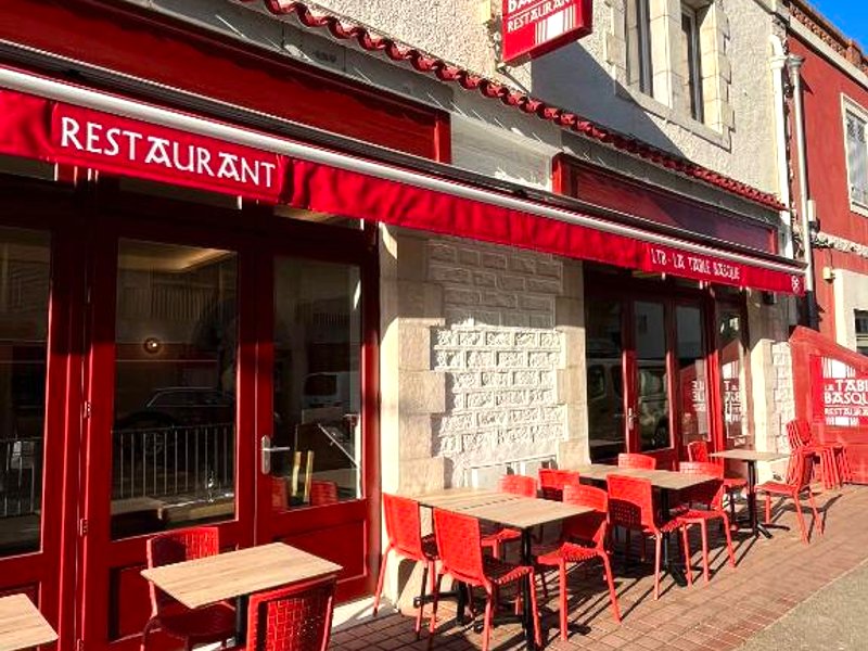 Studio Hôtel-Restaurant LTB La Table Basque (Studio Hotel-Restaurant LTB La Table Basque)の写真