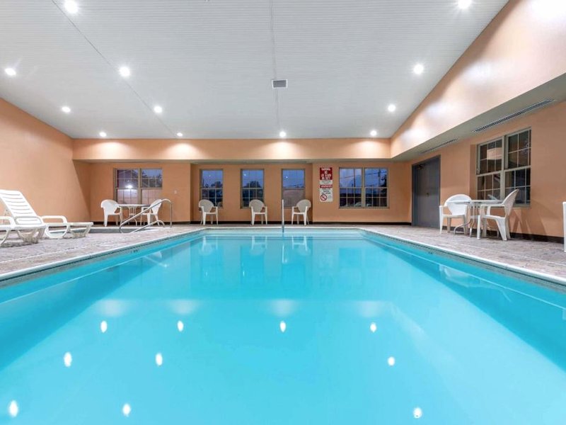 ラマダ バイ ウィンダム セラーズバーグ/ルイビル ノース (Ramada by Wyndham Sellersburg/Louisville North)の写真