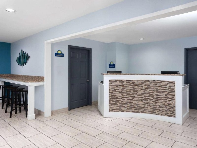 Days Inn & Suites by Wyndham Sellersburgの写真