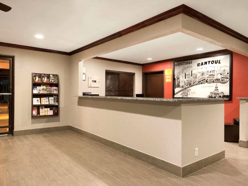 スーパー 8 バイ ウインダム ラントゥール (Super 8 By Wyndham Rantoul)の写真