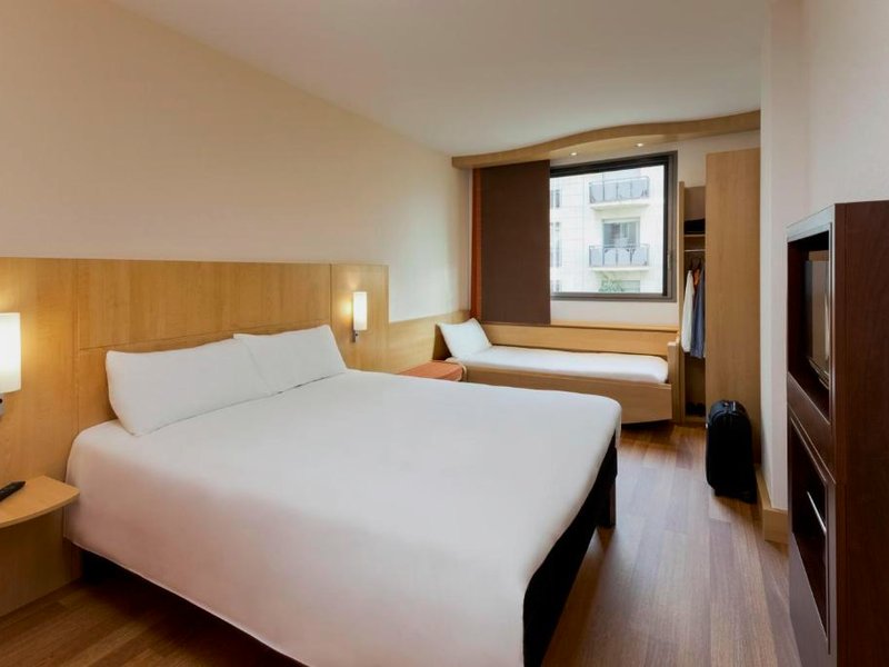イビス バルセロナ サンタ コロマ (ibis Barcelona Santa Coloma)の写真
