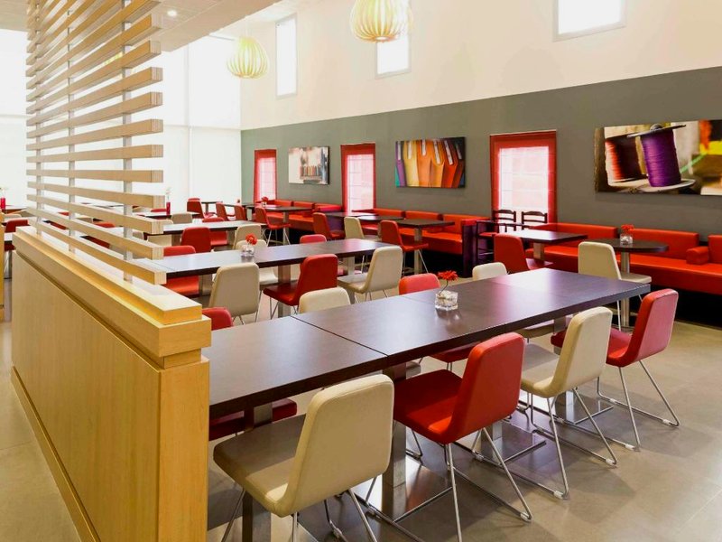 イビス バルセロナ サンタ コロマ (ibis Barcelona Santa Coloma)の写真