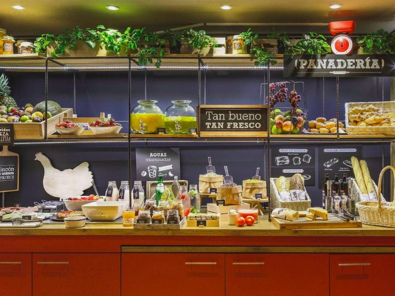 イビス バルセロナ サンタ コロマ (ibis Barcelona Santa Coloma)の写真