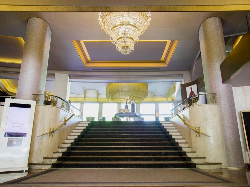Hotel Tres Reyes Pamplonaの写真