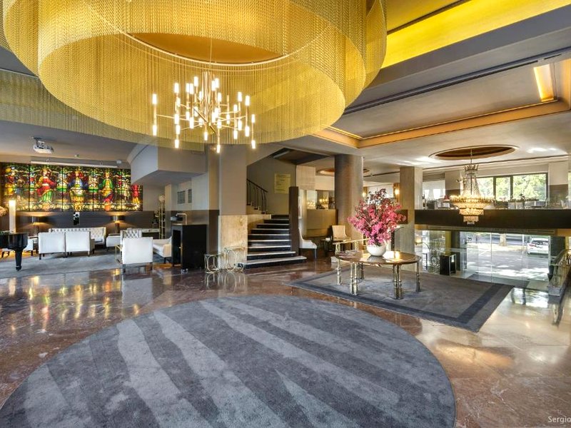 Hotel Tres Reyes Pamplonaの写真