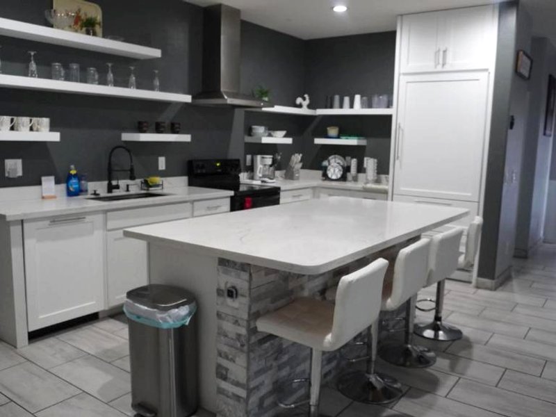 Lovely white grey homeの写真