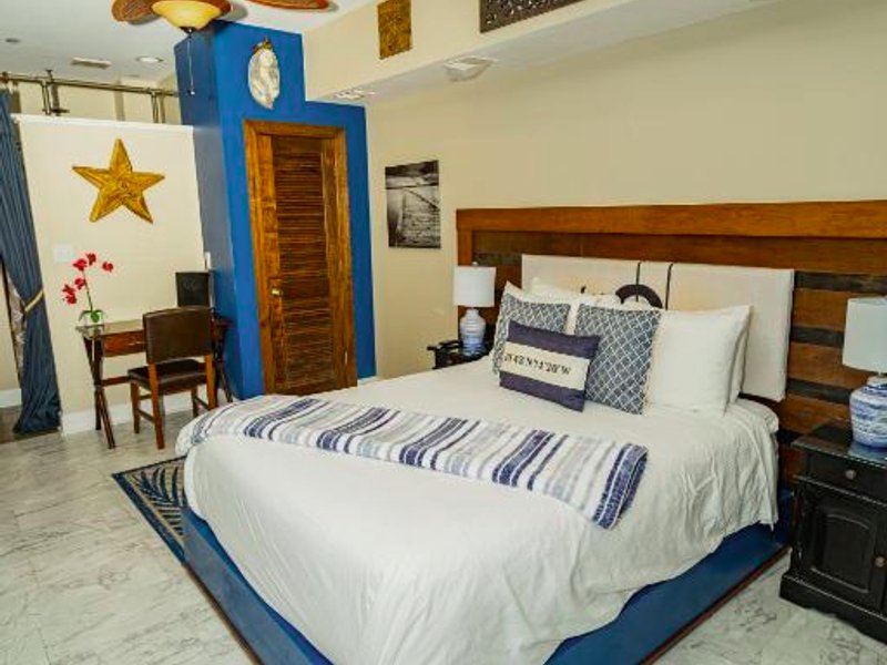 ウォーターズ エッジ イン アット フォリー ビーチ ベッド アンド ブレックファースト (WATERS EDGE INN AT FOLLY BEACH - BED AND BREAKFAST)の写真