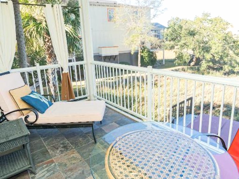 ウォーターズ エッジ イン アット フォリー ビーチ ベッド アンド ブレックファースト (WATERS EDGE INN AT FOLLY BEACH - BED AND BREAKFAST)の写真