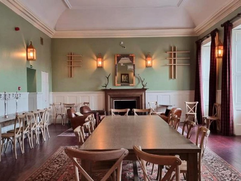 Buccleuch and Queensberry Arms Hotelの写真