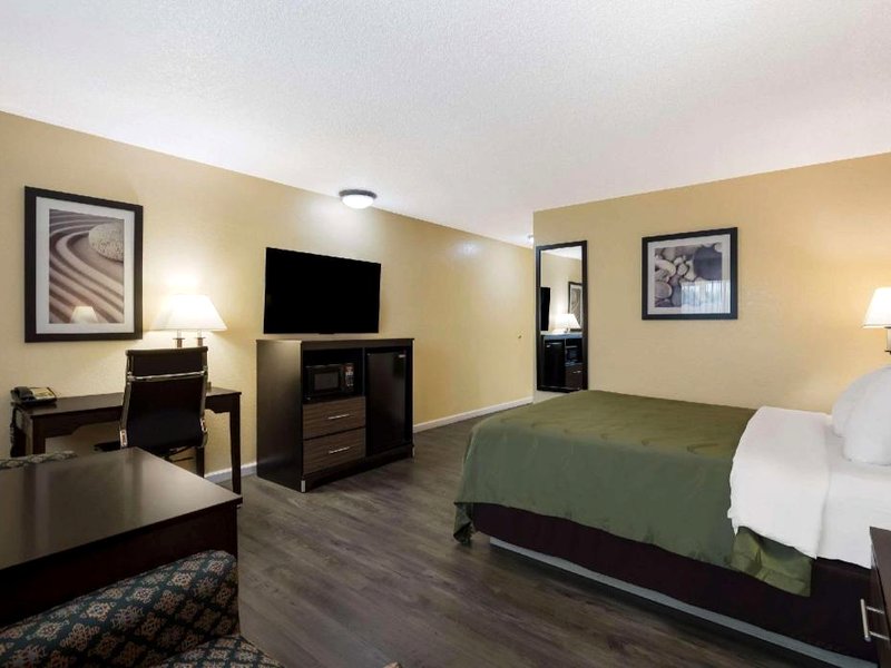 クオリティ イン ＆ スイーツ メドフォード エアポート (Quality Inn & Suites Medford Airport)の写真
