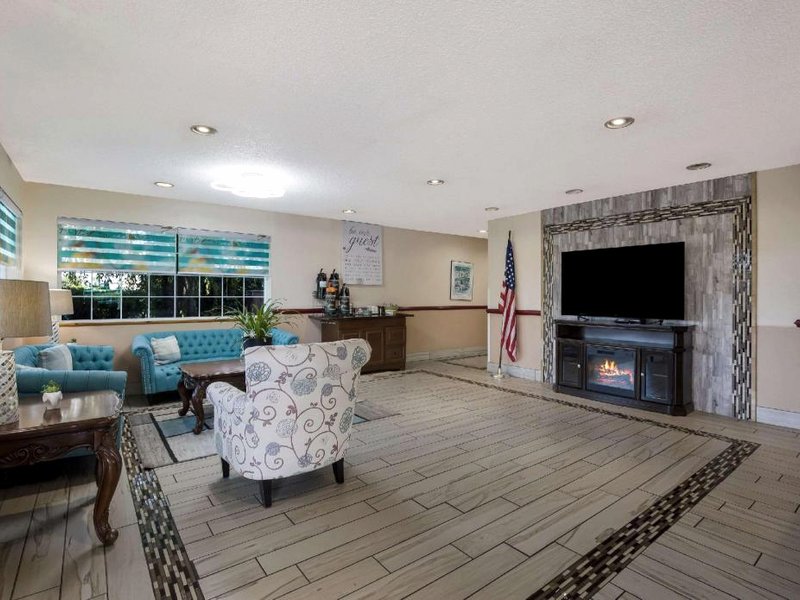 クオリティ イン ＆ スイーツ メドフォード エアポート (Quality Inn & Suites Medford Airport)の写真