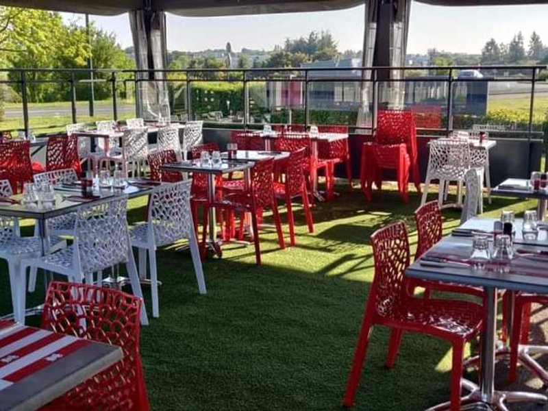 Contact Hotel Fontenay le Comteの写真