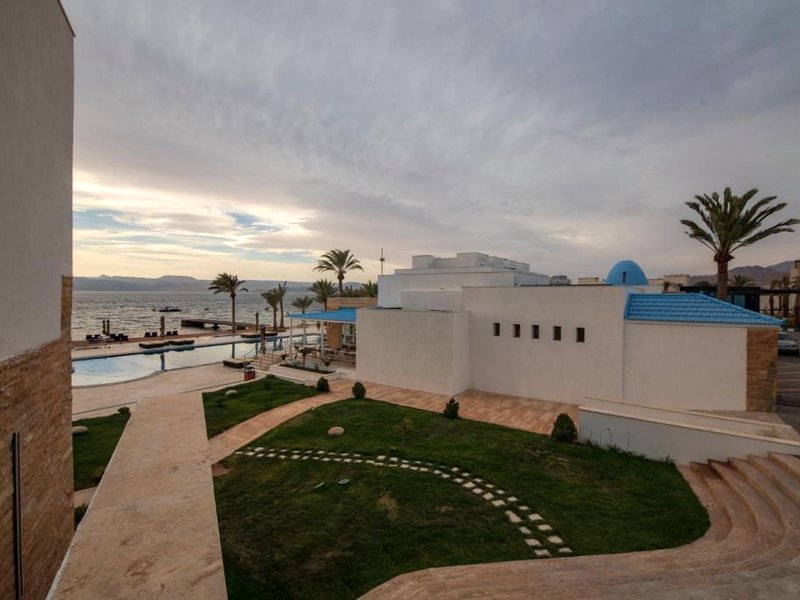 ルクソテル アカバ ビーチ リゾート アンド スパ オンリー 15 イヤーズ プラス (Luxotel Aqaba Beach Resort & Spa Only 15 years plus)の写真