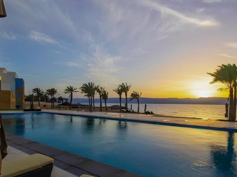 ルクソテル アカバ ビーチ リゾート アンド スパ オンリー 15 イヤーズ プラス (Luxotel Aqaba Beach Resort & Spa Only 15 years plus)の写真