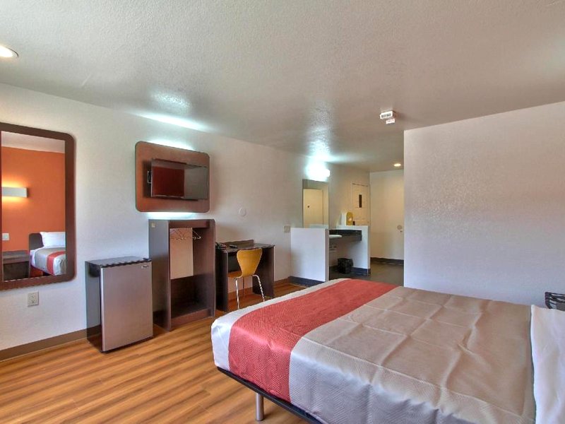 Motel 6 Lebanon, INの写真