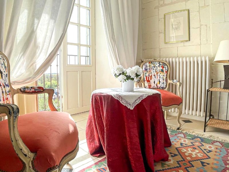 LE PRESBYTÈRE DE LA CITE ROYALE DE LOCHES (LE PRESBYTERE DE LA CITE ROYALE DE LOCHES)の写真