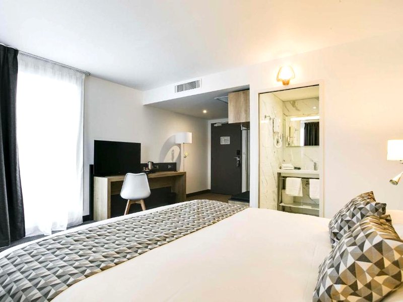 Brit Hotel Confort Lochesの写真