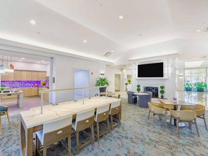 Homewood Suites by Hilton East Rutherford-Meadowlandsの写真