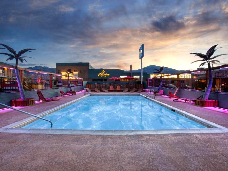 トラベロッジ バイ ウィンダム ホーソーン (Travelodge by Wyndham Hawthorne)の写真