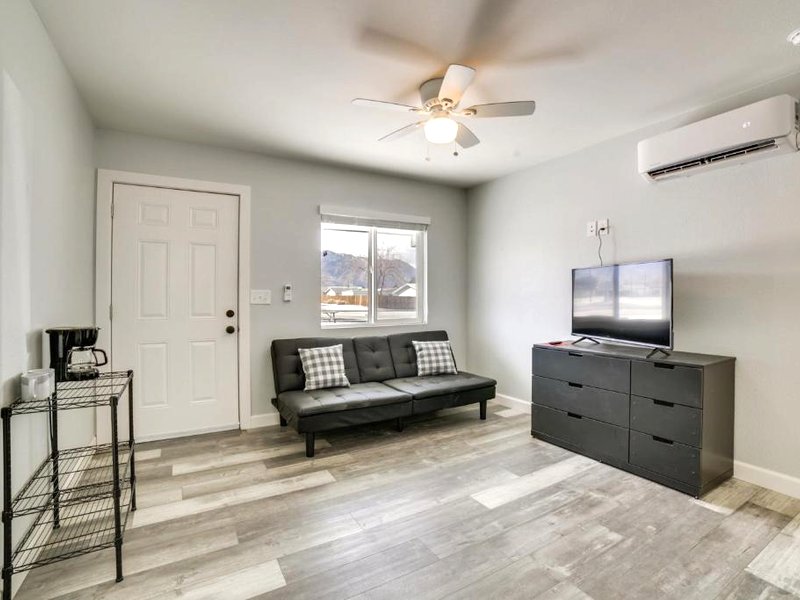 Updated Hawthorne Apartment, 12 Mi to Walker Lake!の写真