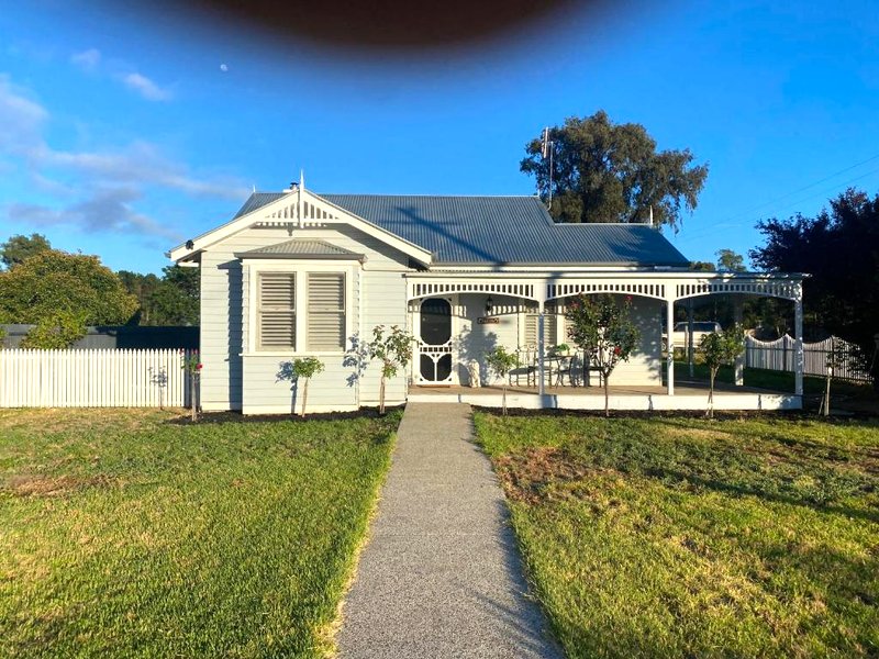 Rose gold cottageの写真