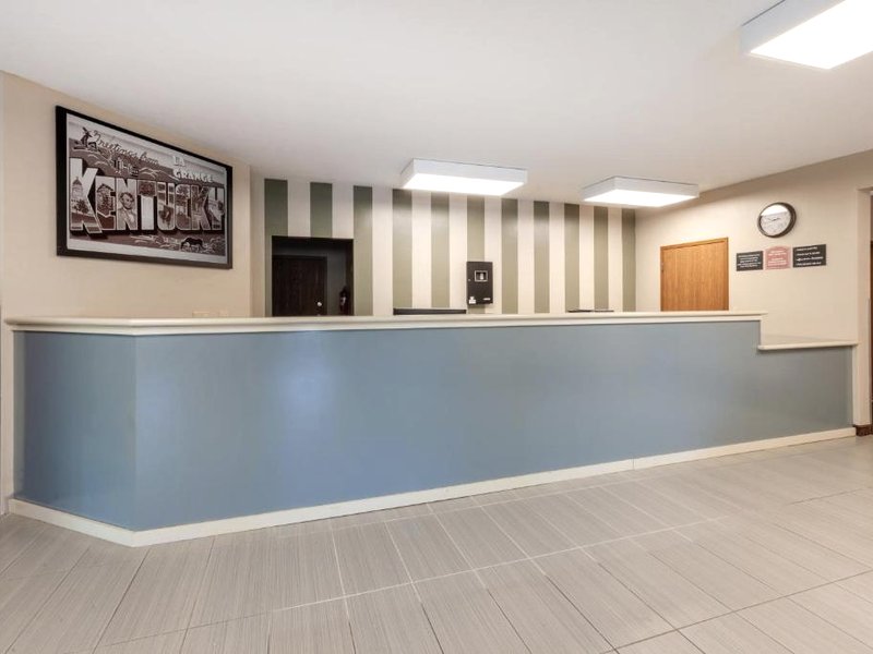 Super 8 By Wyndham La Grange Kyの写真