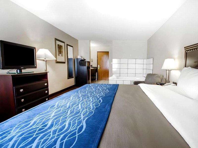 Comfort Inn & Suites La Grangeの写真