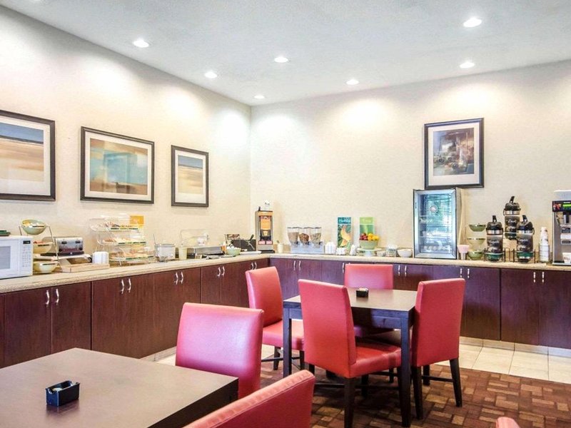 Quality Suites La Grangeの写真