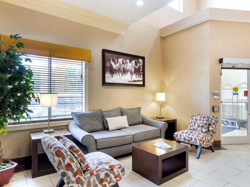 Quality Suites La Grangeの写真