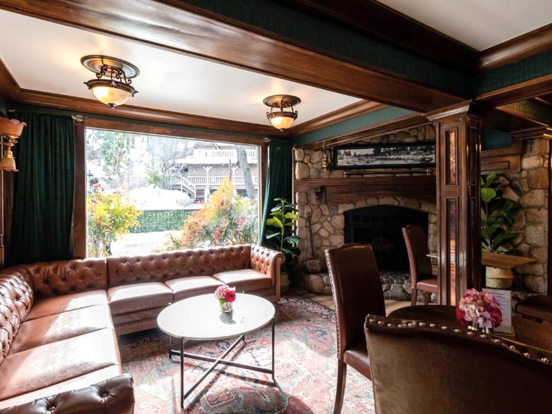 Saddleback Inn at Lake Arrowheadの写真