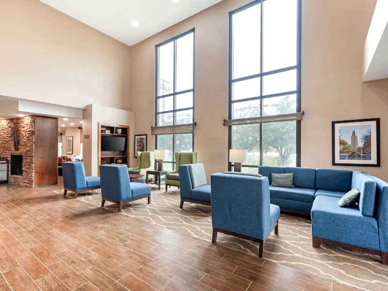 コンフォート スイーツ イースト リンカーン - モール エリア (Comfort Suites East Lincoln - Mall Area)の写真