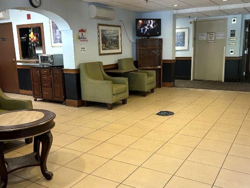 スーパー 8 バイ ウインダム マンチェスター エアポート (Super 8 By Wyndham Manchester Airport)の写真