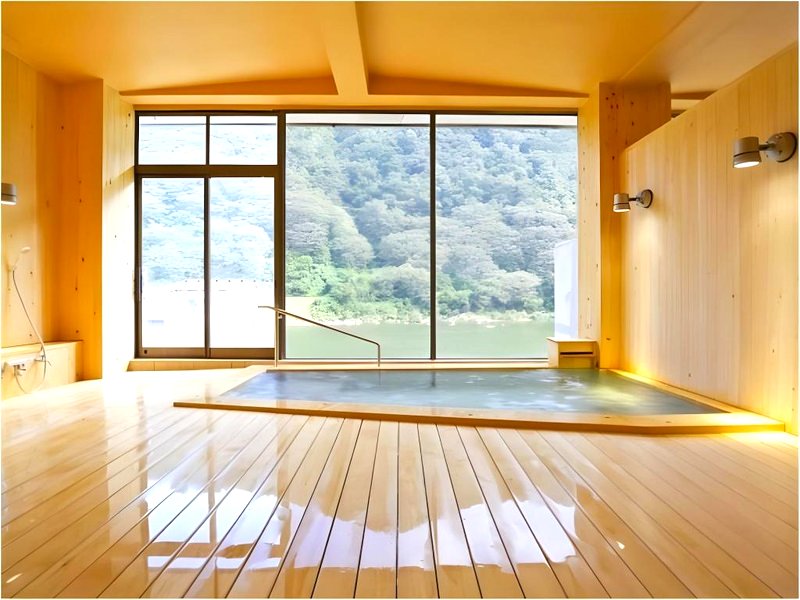 高見屋　最上川別邸　紅 (Takamiya Mogamigawa Bettei Beni)の写真
