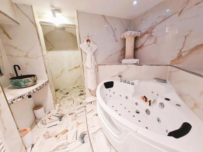 シャトレリ ドゥ シュベック NEW (Chatellerie de Schoebeque-NEW)の写真