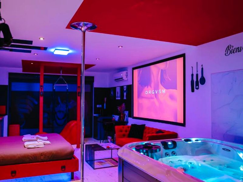 Loveroom Very Good Trip chambre avec jacuzzi privatifの写真