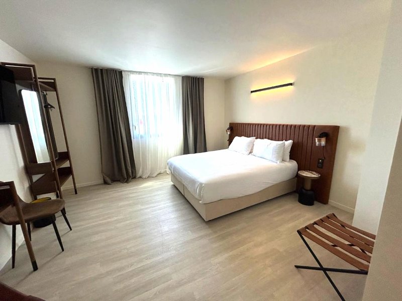 Adonis Le Castelletの写真