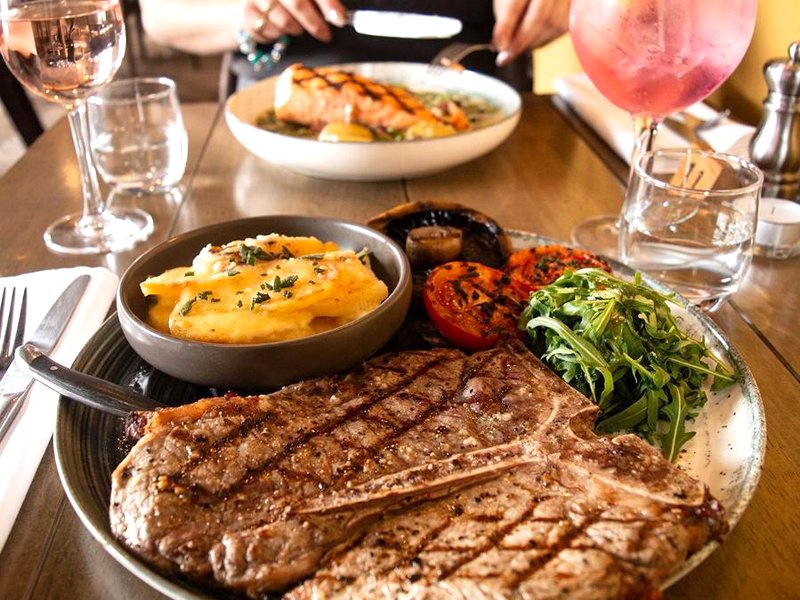The Kings Head Inn, Home of The Acle Steakの写真
