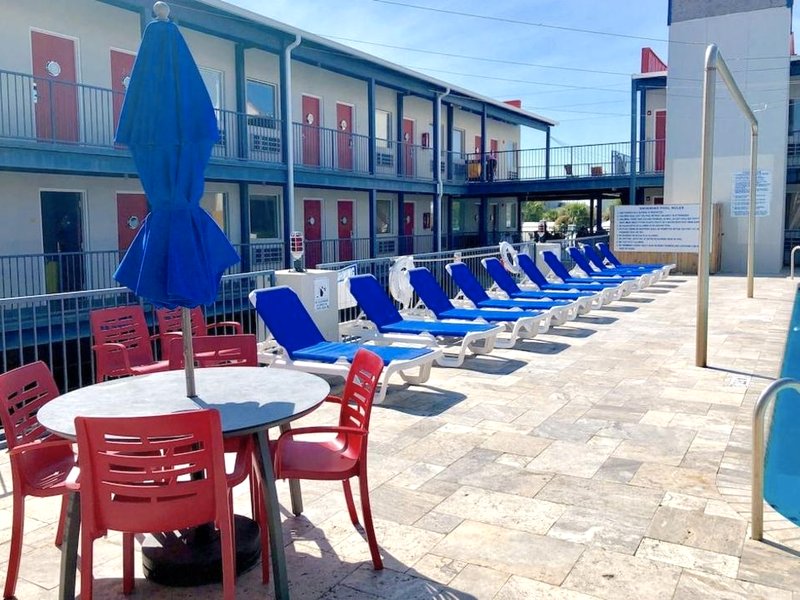 シー アンド ブリーズ ホテル ＆ コンドミニアム (Sea and Breeze Hotel and Condo)の写真
