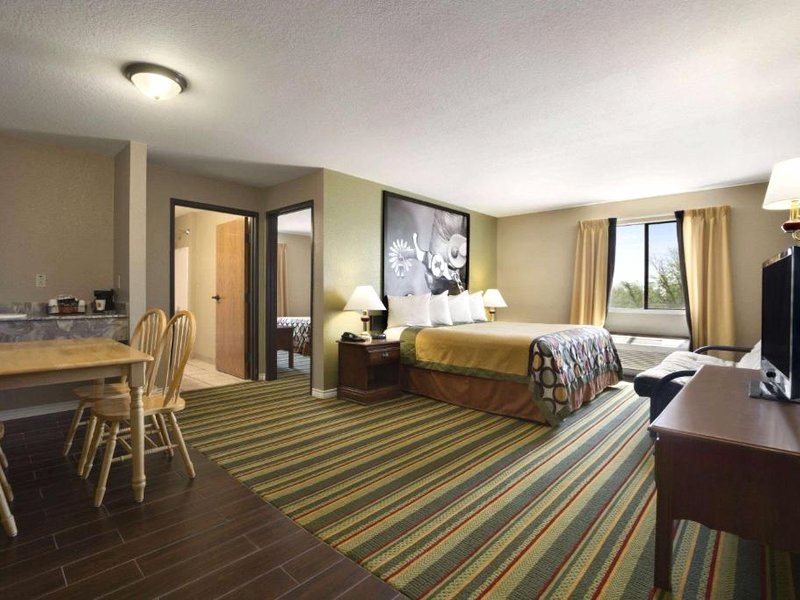 スーパー 8 バイ ウィンダム チルドレス (Super 8 by Wyndham Childress)の写真