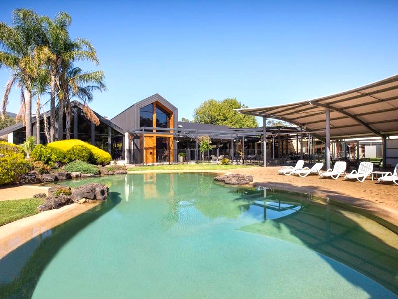 ナイトキャップ アット ヨーク オン リリーデール (Nightcap at York on Lilydale)の写真