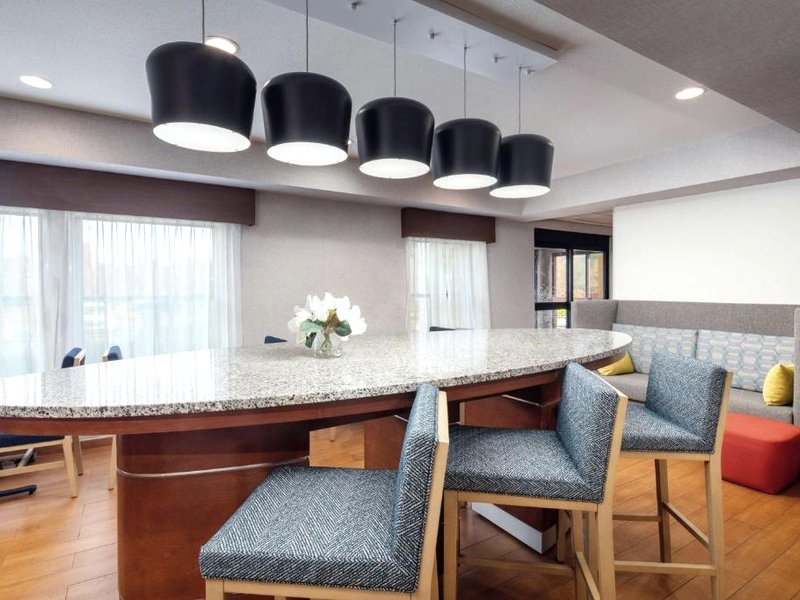 ハンプトン イン レキシントン サウス キーンランド エアポート (Hampton Inn Lexington South-Keeneland/Airport)の写真