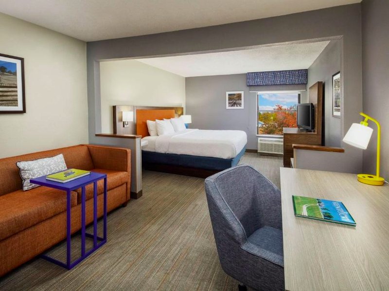 ハンプトン イン レキシントン サウス キーンランド エアポート (Hampton Inn Lexington South-Keeneland/Airport)の写真