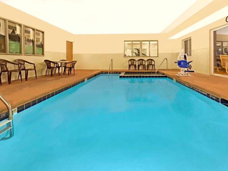 デイズ イン ＆ スイーツ バイ ウィンダム キャッスル ロック (Days Inn & Suites by Wyndham Castle Rock)の写真