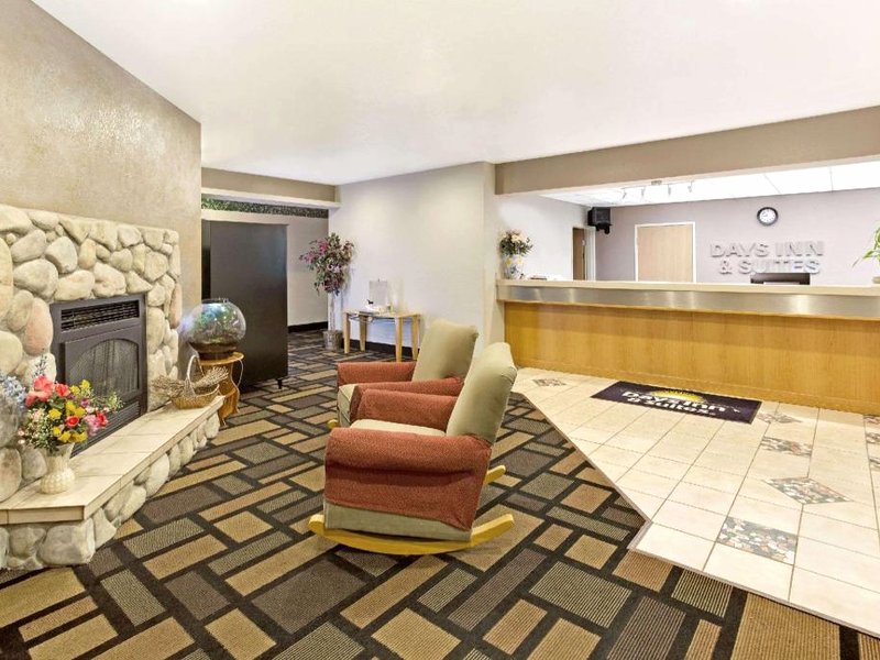 デイズ イン ＆ スイーツ バイ ウィンダム キャッスル ロック (Days Inn & Suites by Wyndham Castle Rock)の写真