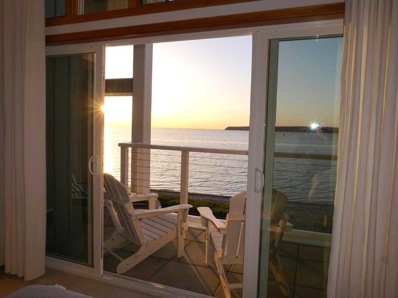 Seaside Oasis Oceanfront Bliss Condo at Semiahmooの写真