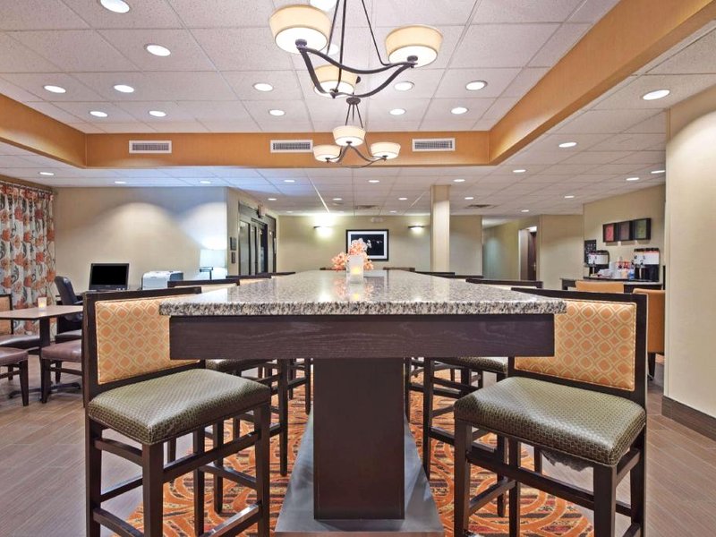 ハンプトン イン ウィンフィールド/テイズ バレー (Hampton Inn Winfield/Teays Valley)の写真