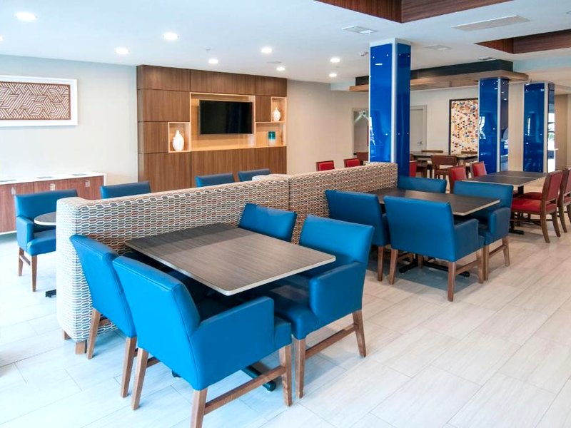 ホリデイ イン エクスプレス ＆ スイーツ プラノ ウエスト フリスコ バイ IHG (Holiday Inn Express & Suites Plano West - Frisco By IHG)の写真