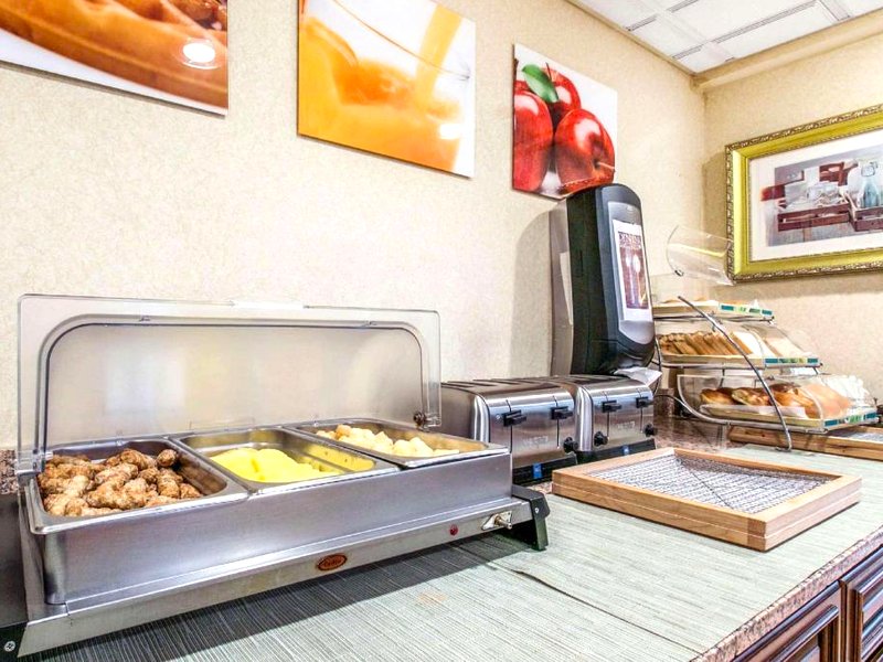 クオリティ イン エジソン ニュー ブランズウィック (Quality Inn Edison-New Brunswick)の写真