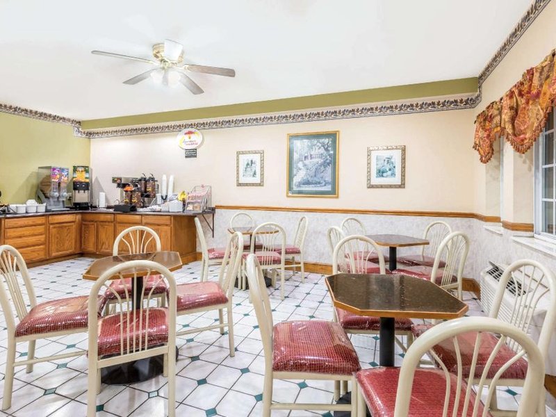 Super 8 By Wyndham Platte City Kansas City Areaの写真